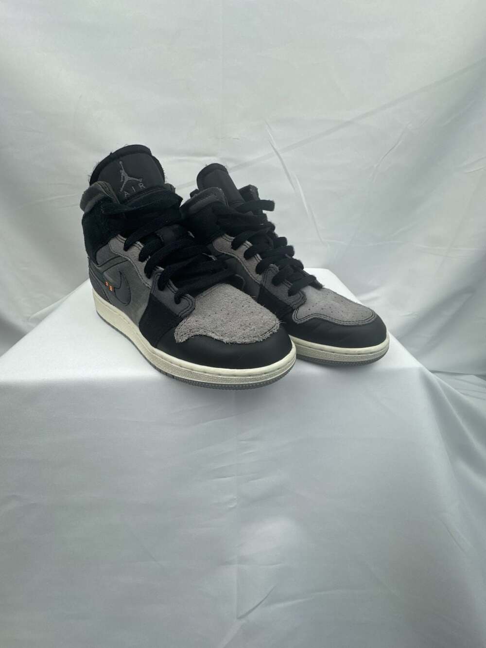 Air Jordan 1 Mid SE Craft GS Inside Out Black Cement Grey